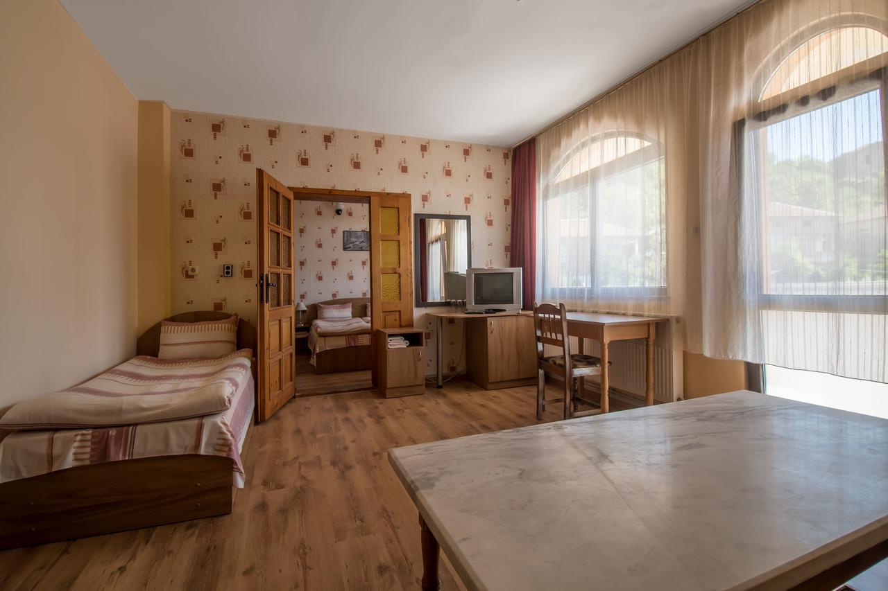 Hotel Bor Ivaylovgrad Exterior foto